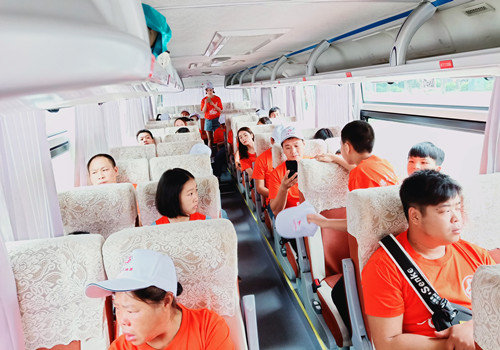 乘汽车.jpg